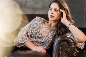 أعراض لخبطة الهرمونات عند النساء وأسبابها وطرق علاجها